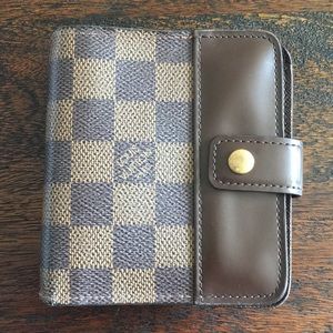 Louis Vuitton Damier Canvas Leather ZIP Wallet